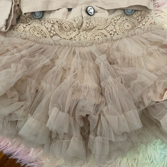 Little Girls 4T Cream Colored Outfit - Picture 3 of 3